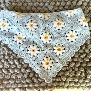 Hand crocheted hair pull back NWT